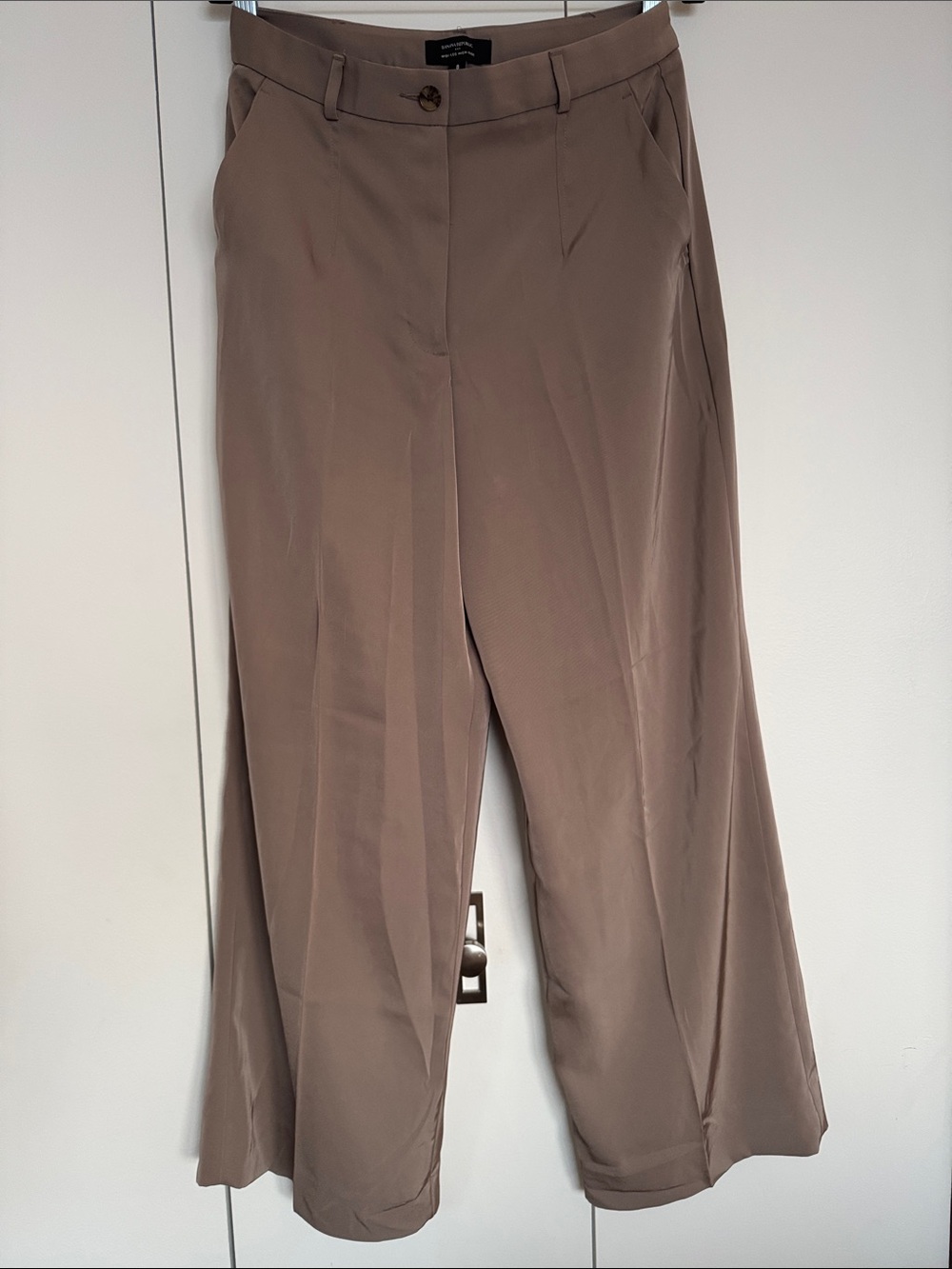 Banana Republic Wide-Leg Pants in Taupe